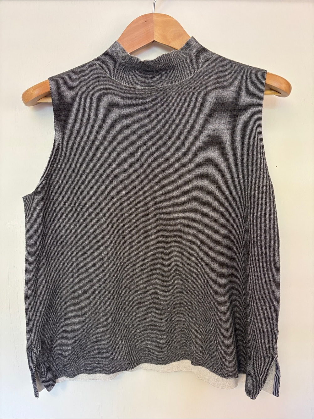 Anthropologie Moth Boxy Top Size Medium Grey Knit Sleeveless Mock Neck Neutral
